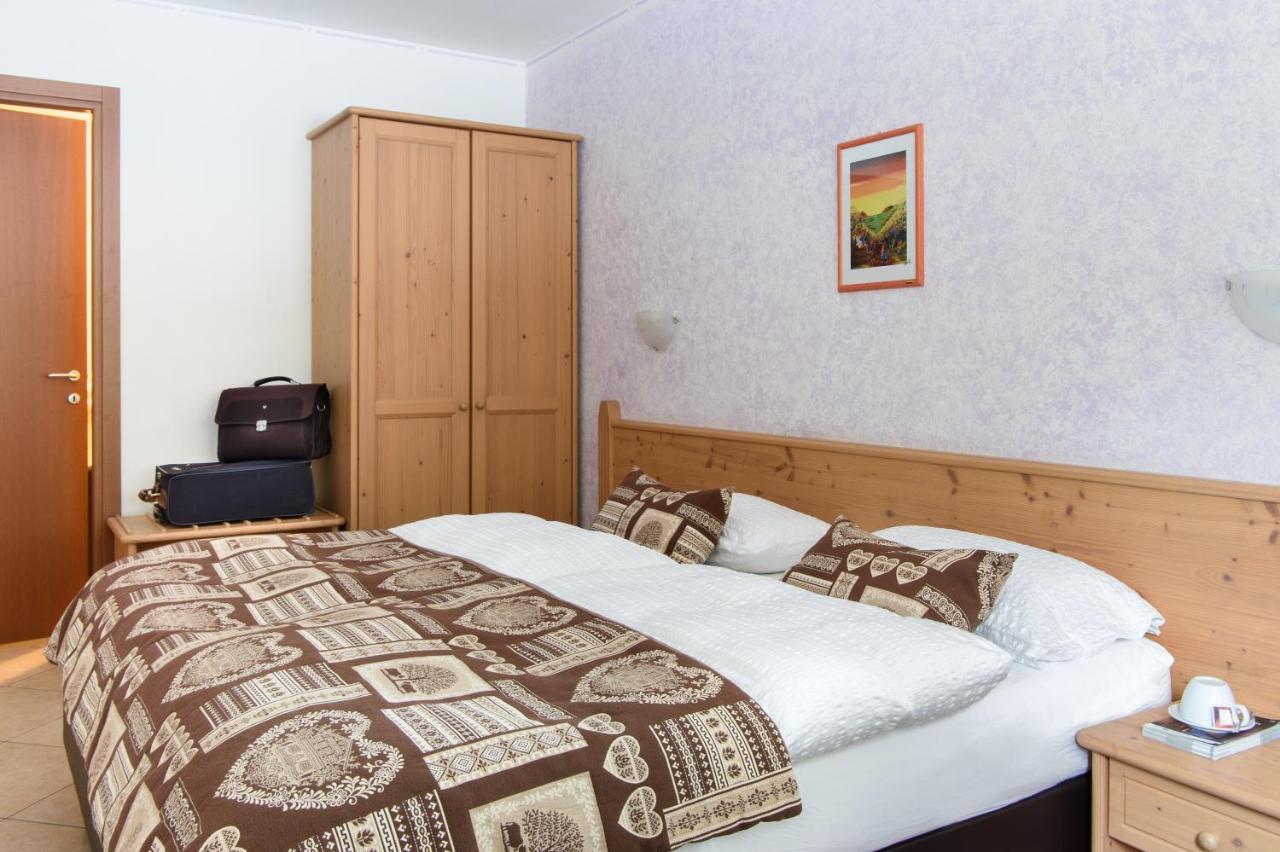 Hotel Garni Roberta มัลกาชาเปลา ภายนอก รูปภาพ